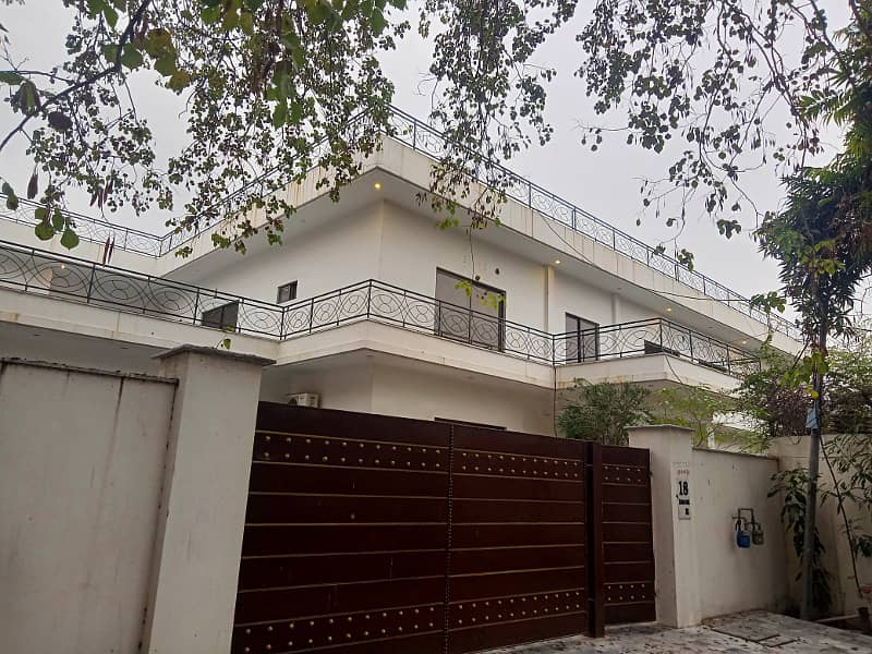 1 KANAL 10 MARLA HOUSE FOR RENT MAIN CANTT AND UPPER MALL LAHORE 0