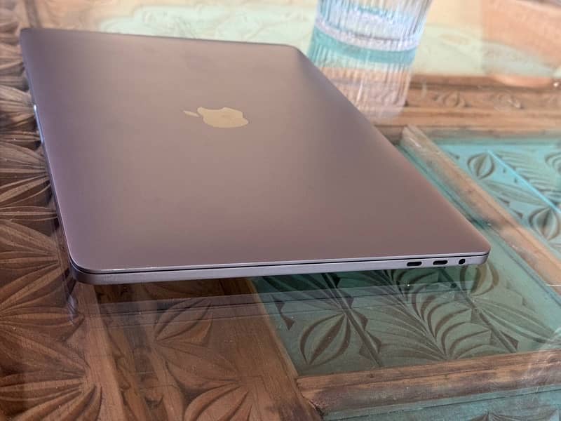 MacBook Pro 2019 10