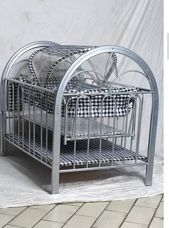 Baby metal cot suitable age upto 2 year 2