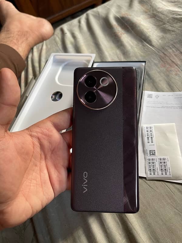 VIvo V30e 4