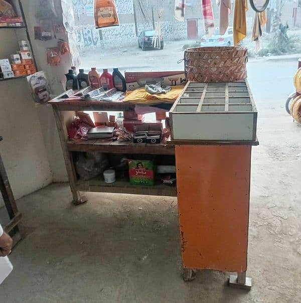 shop counter aur almarian for sale 1