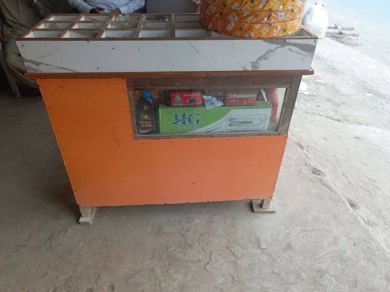 shop counter aur almarian for sale 4