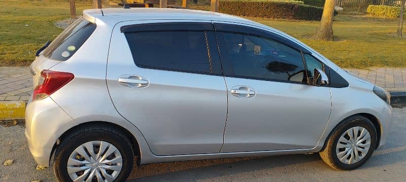 Toyota Vitz 2015 10