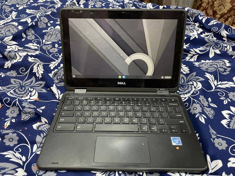 chrome os laptop keyboard and tech screen 5