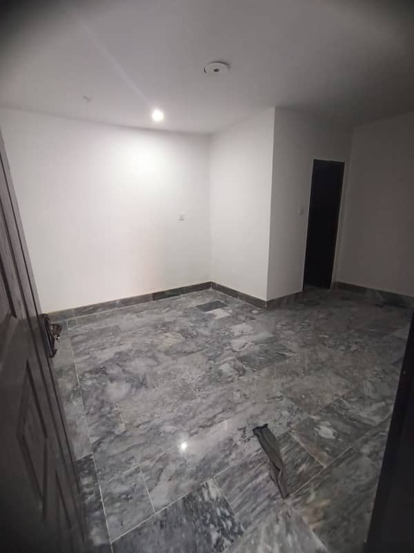 Fist Floor Flat Available For Sailent office use in Johar Town Near Expo Center 0