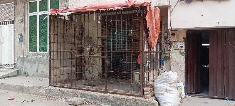 shop cage all ok jalli thorri c khraab ha front SA 10/9 condition ha 2