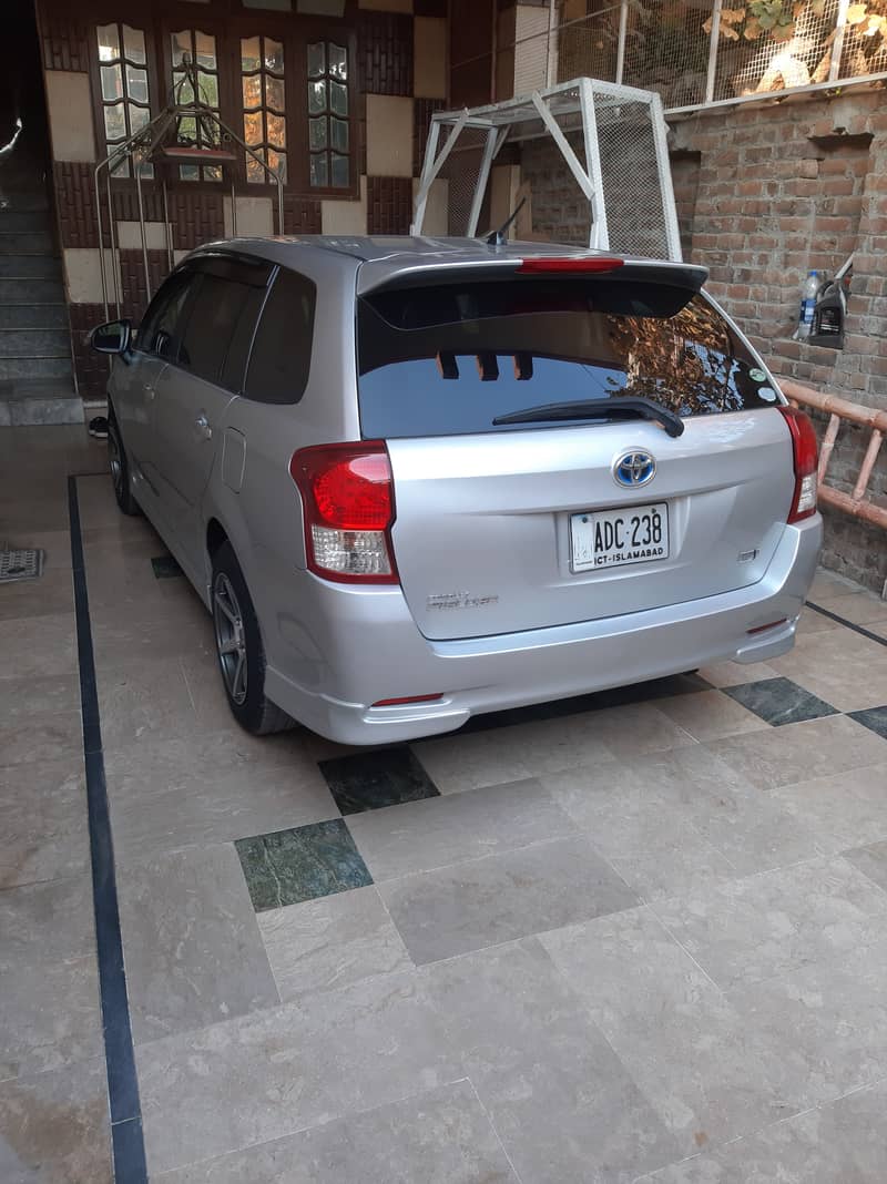 Toyota Fielder 2014 4