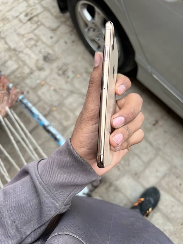 iPhone xsmax non pta factory exchange possible 2