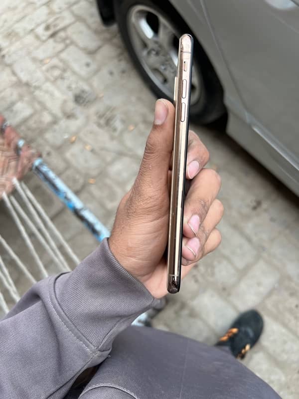 iPhone xsmax non pta factory exchange possible 4