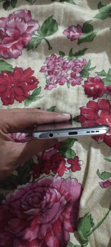 Redmi note 10.4. 128 box cherger good condition 10by9 all ok ha 4