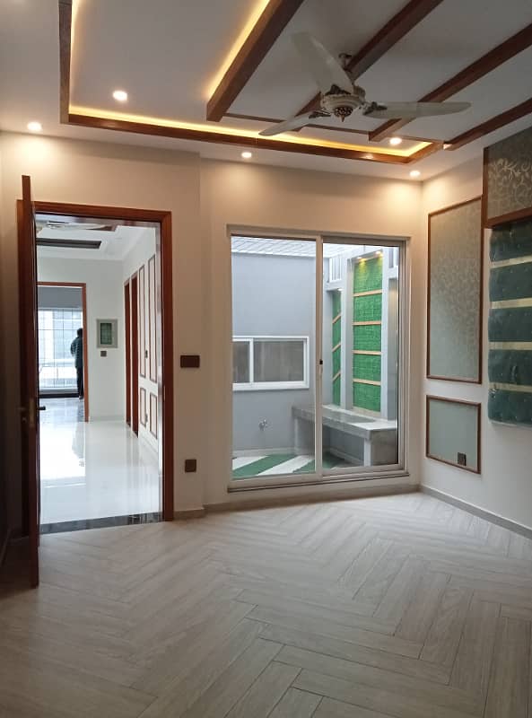 Brand New 12 Marla upper portion for rent In saddar PAF Officer colony zarrar shaheed road 2