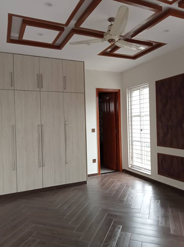 Brand New 12 Marla upper portion for rent In saddar PAF Officer colony zarrar shaheed road 5