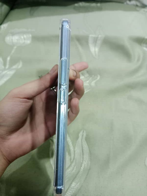 Vivo v23e 8/128 lush condition 2