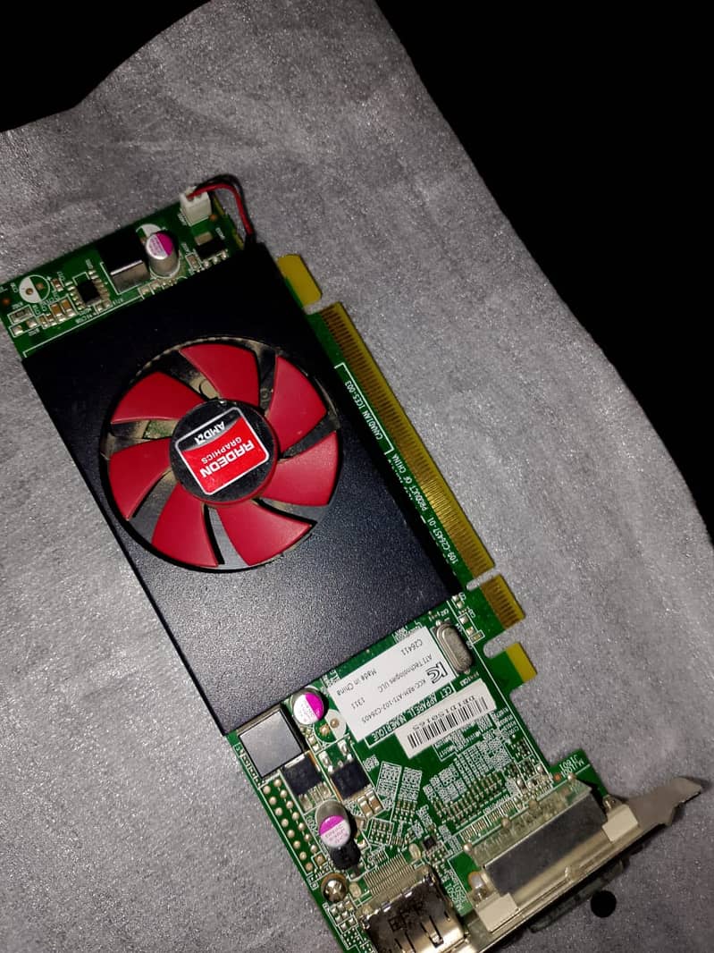 1 gb graphics card and 8 gb ddr3 ram. 4