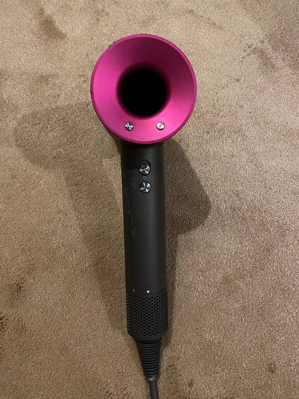 Dyson Fuschia Supersonic 8