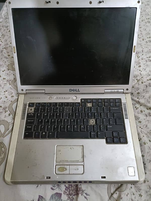 Dell Inspiron laptop in 6/10 condition 4