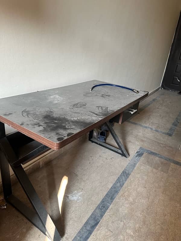 Office table, Computer table , Never used , Dont have keys of lock 4