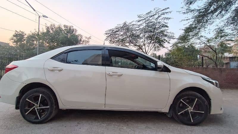 Toyota Corolla XLI 2015 3