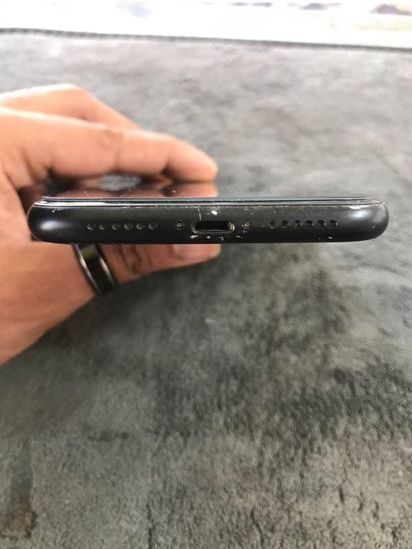 i phone  xr Available in black color 3