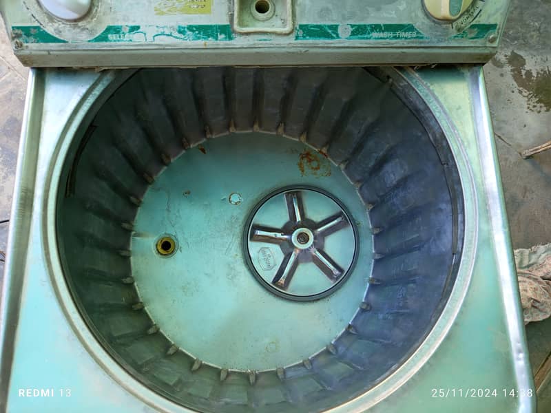 Washing machine (metal body) 4