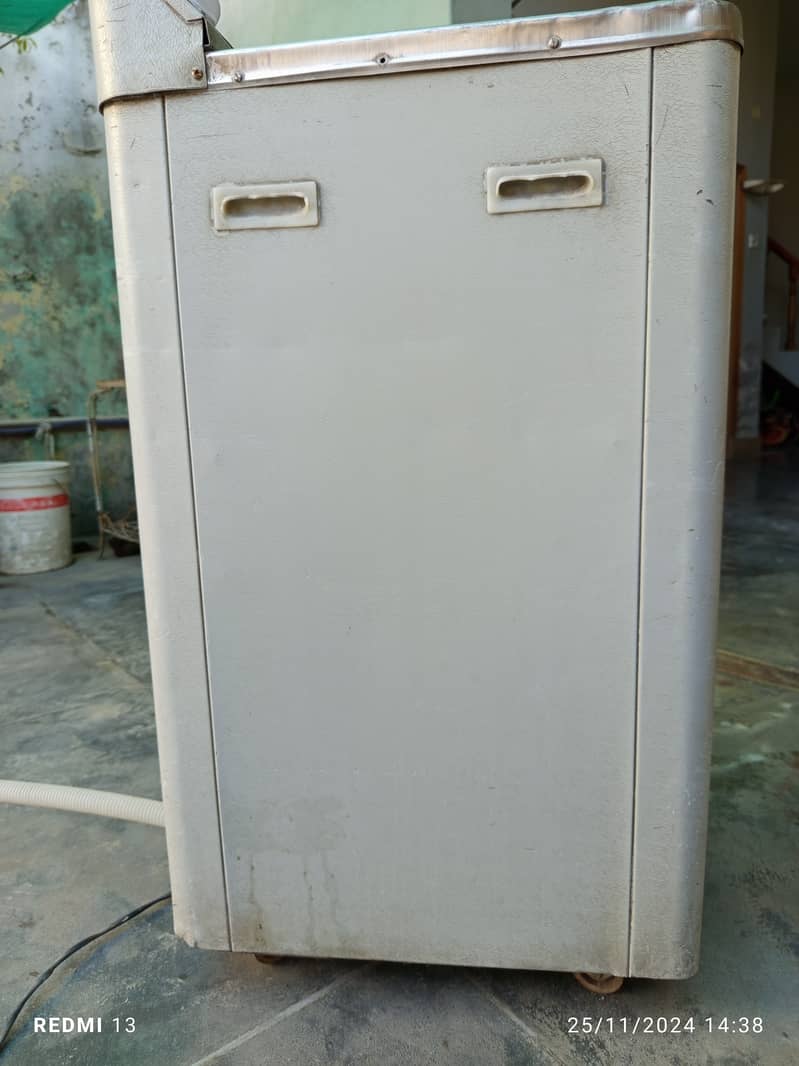 Washing machine (metal body) 6