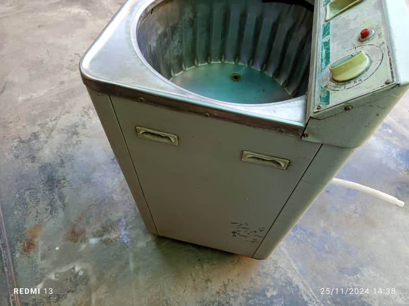 Washing machine (metal body) 8