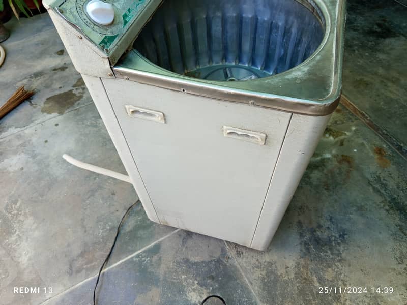 Washing machine (metal body) 9