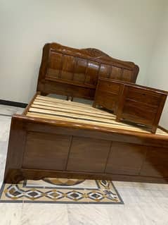 seesham solid wood bed set Brand new Not used (Just call if intrested)