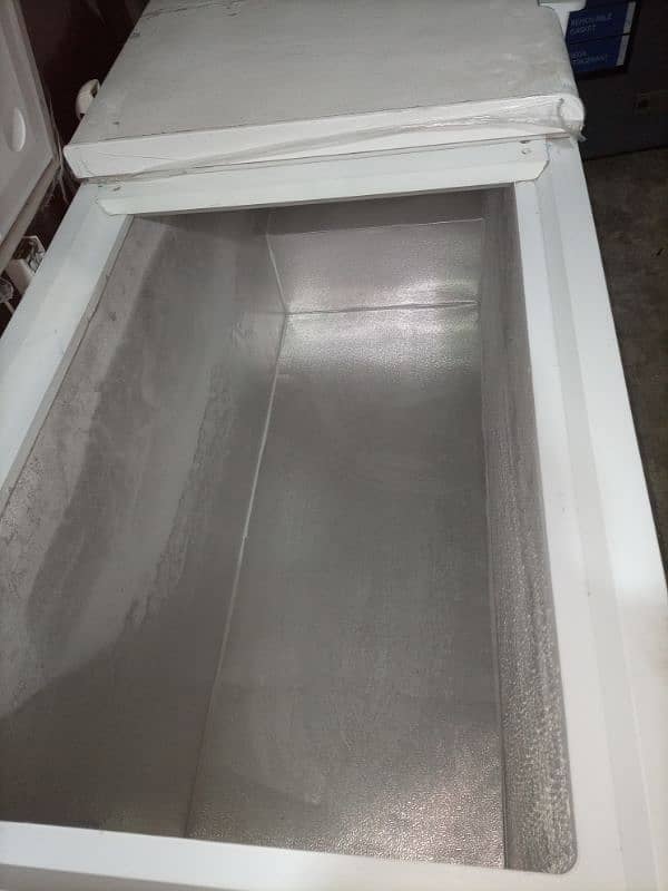 freezer  full saiz call my wtsap nmbar 0301,4716,036 12