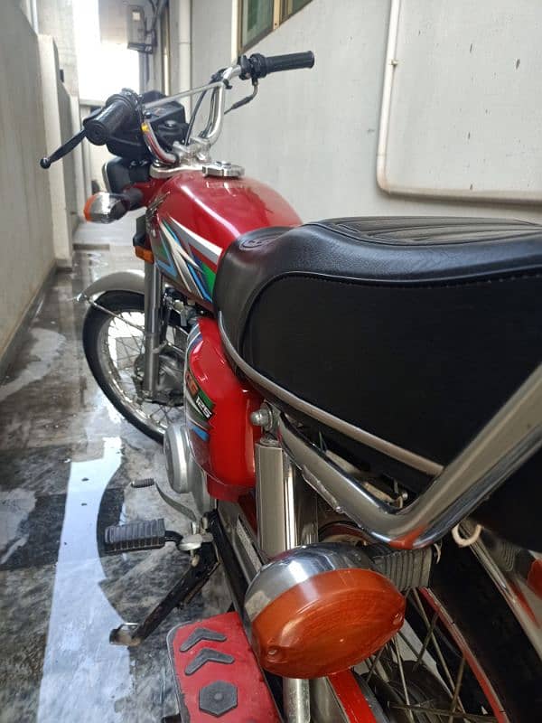 Honda 125 2023 model all genuine. All papers oka no work required. 2