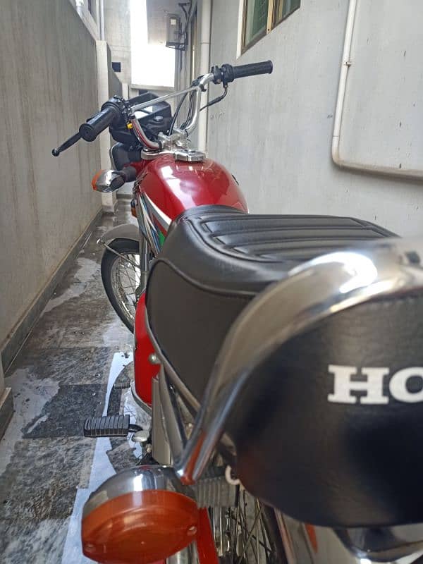 Honda 125 2023 model all genuine. All papers oka no work required. 3