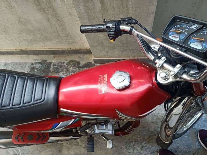 Honda 125 2023 model all genuine. All papers oka no work required. 8