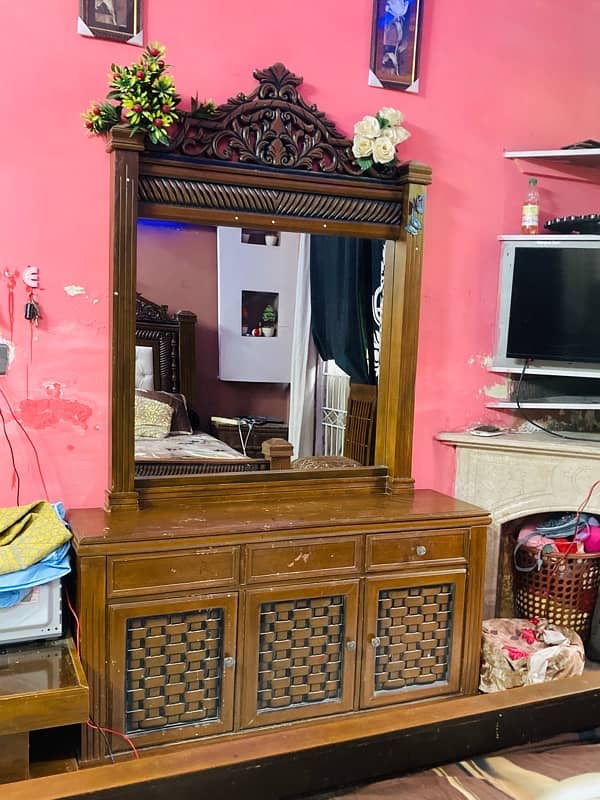 double bed with Dressing table 4