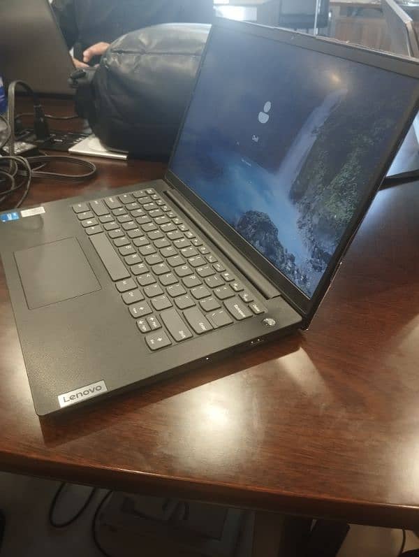 Lenovo V14, i5, 12 generation, 512 ssd 4