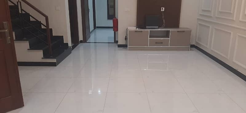 Kanal 2 Bed With Drawing Available For Rent In Dha Phase 1 B Block 16