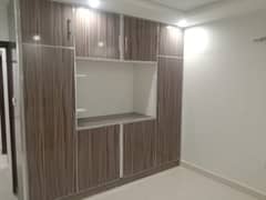 175 Square Feet Room for rent in Model Town