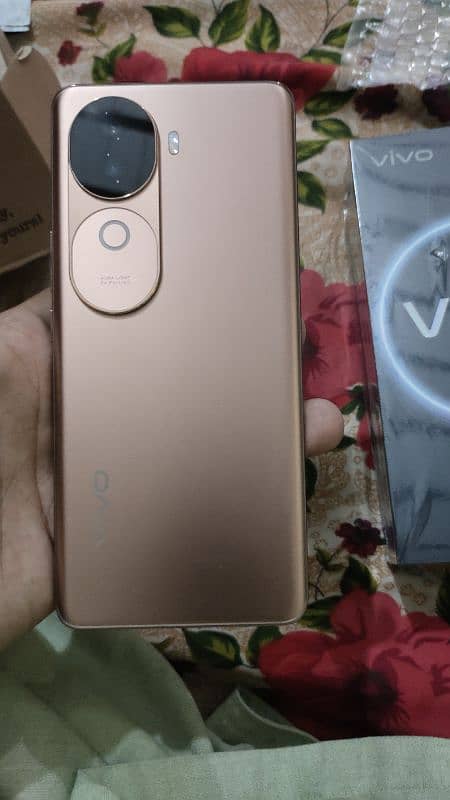 vivo v40e 1