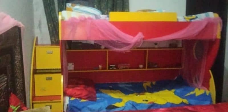 beautuful bed with heavy wood for children 2