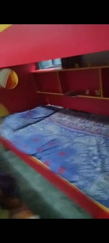 beautuful bed with heavy wood for children 4