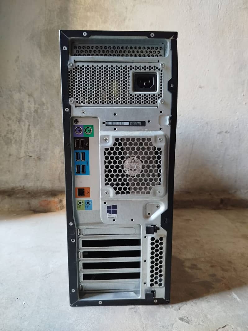 HP Z440 / E5 2630 V4 / 16GB Ram / 500GB  / HD 5770 1GB 3