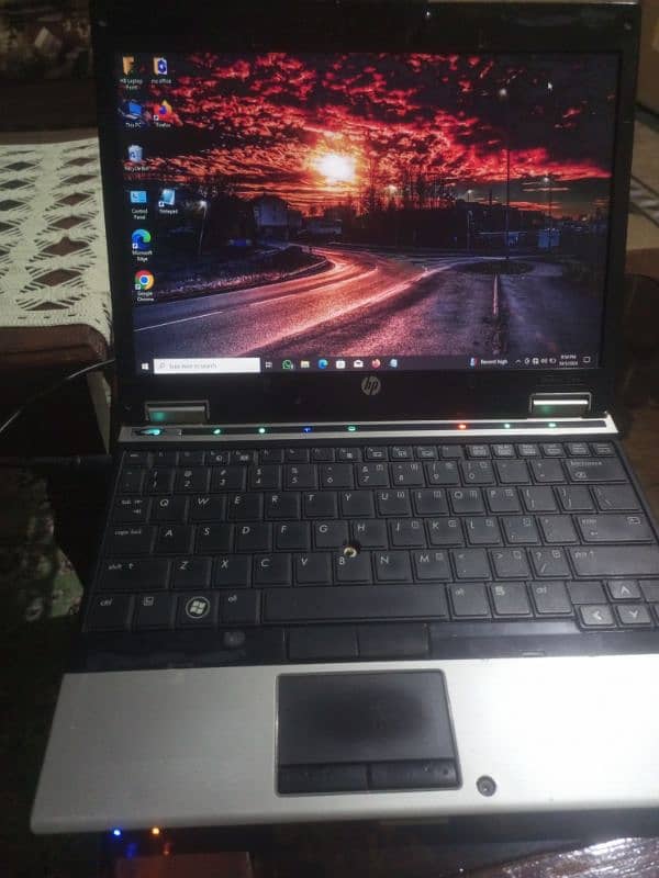 hp elite 2540 corei7 , 8 GB ram, ssd installed no any fault urgnt sale 0