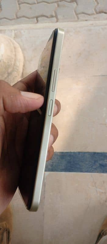 Vivo Y35 Gold color 8+8 128GB Urgent for sale Back New Lagwai hai. 3