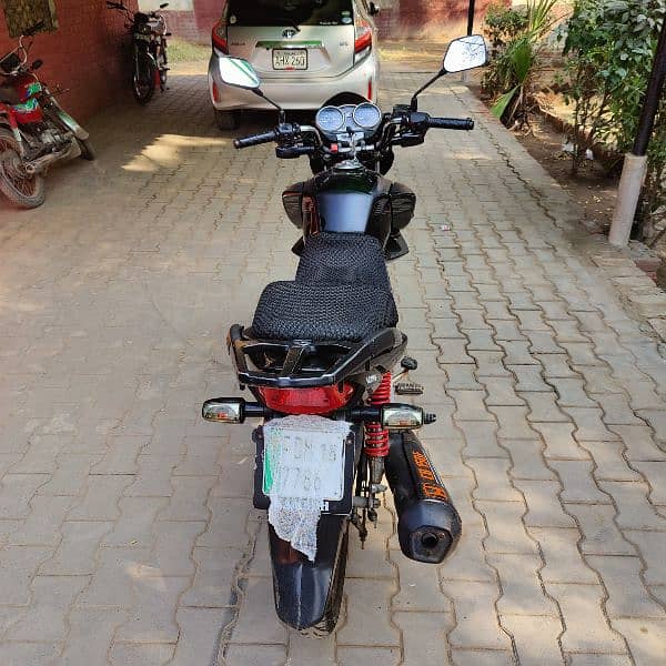 Honda cb 150F Black & Green First owner 2