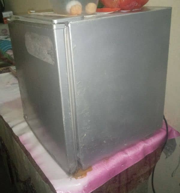 Mini fridge for sale 0