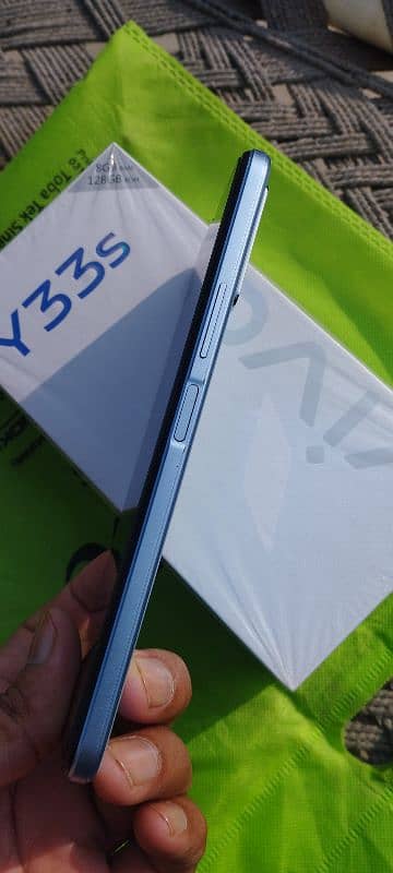 vivo y33s 3