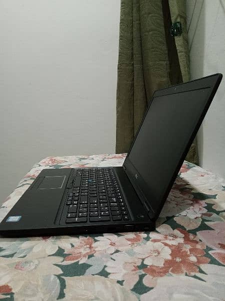 Dell i5 7gen 8gb ram 256ssd 10/10 7