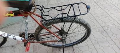 sports cycle  available in good condition