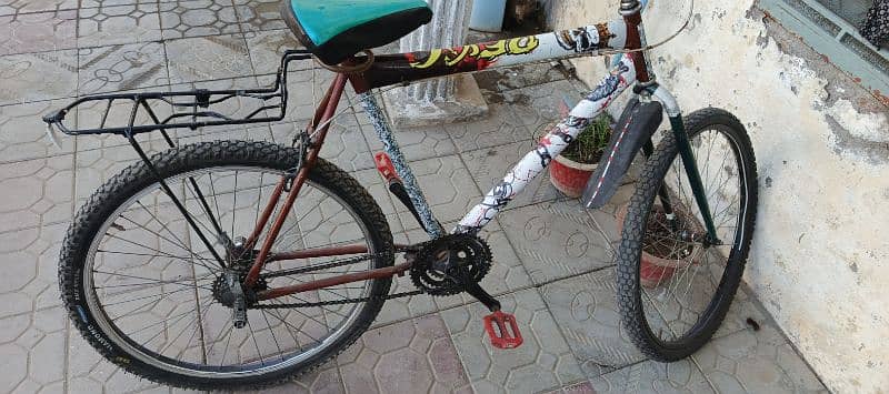 sports cycle  available in good condition 2