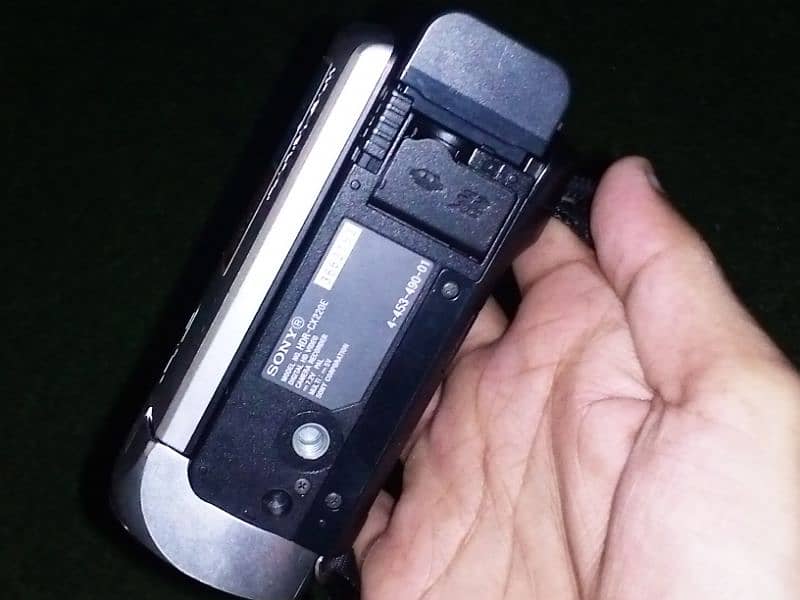 Sony HDR CX220 e Camcorder 3