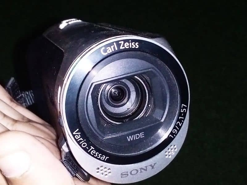 Sony HDR CX220 e Camcorder 5